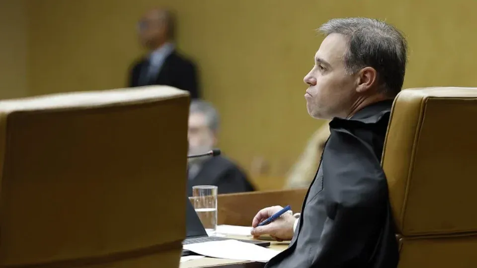 ADVOGADO DA BANDIDAGEM: Mendonça retira tornozeleiras de ex-integrantes do governo Bolsonaro investigados no caso INSS