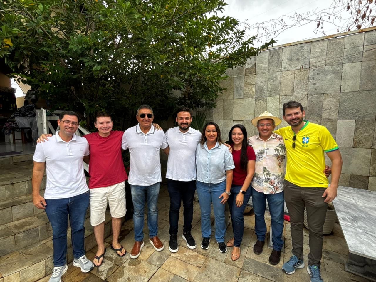 Dr. Tadeu reafirma apoio a Samanda ao Senado em encontro com grupo político de Caicó