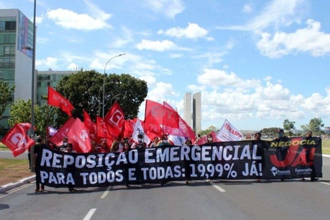 Servidores federais terão reajuste de 5% a partir de julho; perda salarial acumulada dos últimos 3 anos chega a 20%