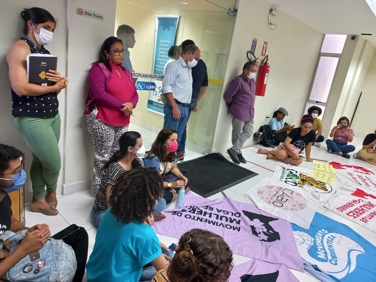 Mobilização de estudantes contra assédio na Universidade termina em reunião com membros da gestão