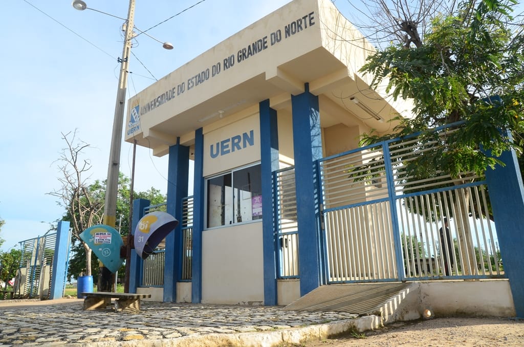 Como o corte milionário afeta as instituições de ensino no estado