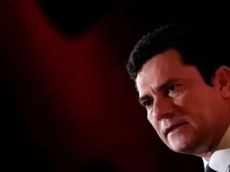 Justiça Eleitoral ordena busca e apreensão de material na casa de Moro