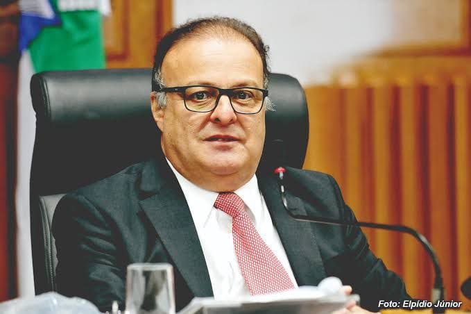 Justiça manda tirar do ar programa eleitoral com pesquisa que favorece Paulinho Freire