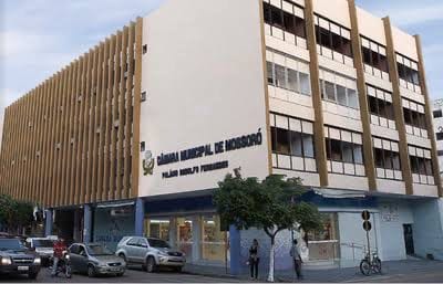 Alguém sabe informar se na Câmara Municipal de Mossoró há Procurador Jurídico?