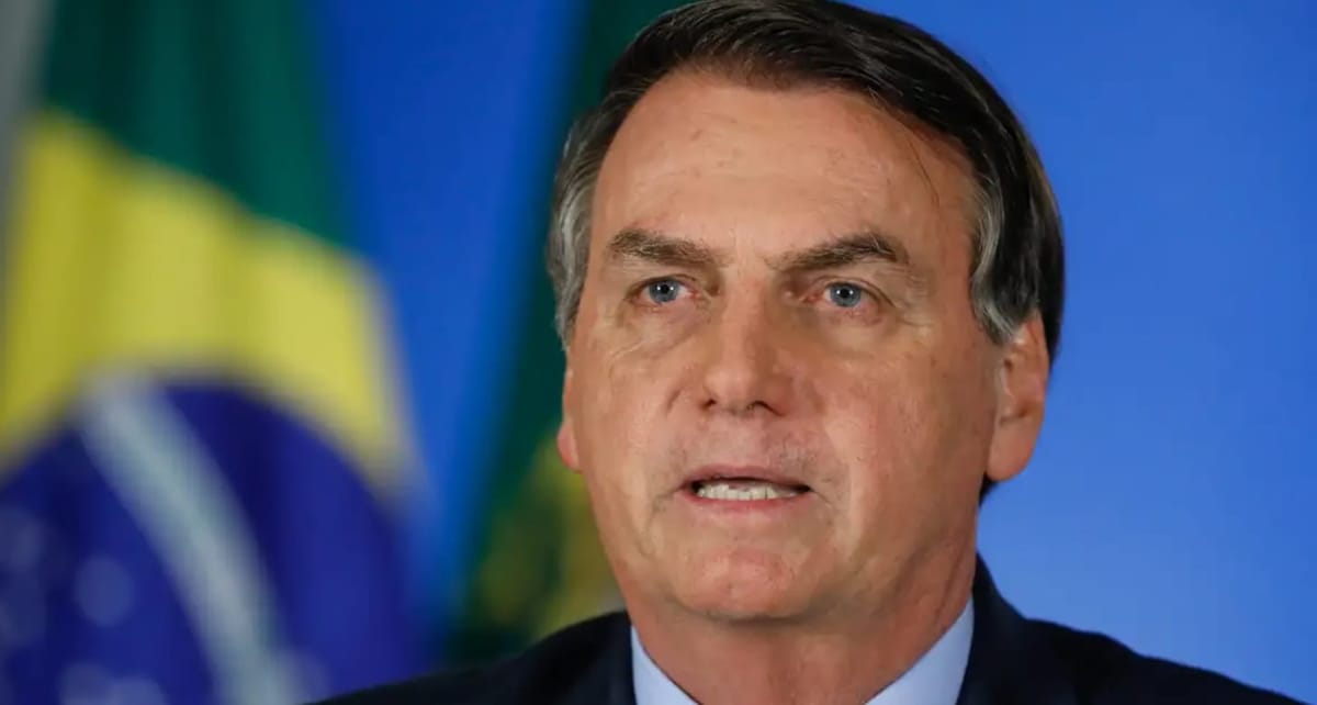 Bolsonaro estava em “surto” e ouviu “vozes” vindas da tornozeleira, dizem aliados