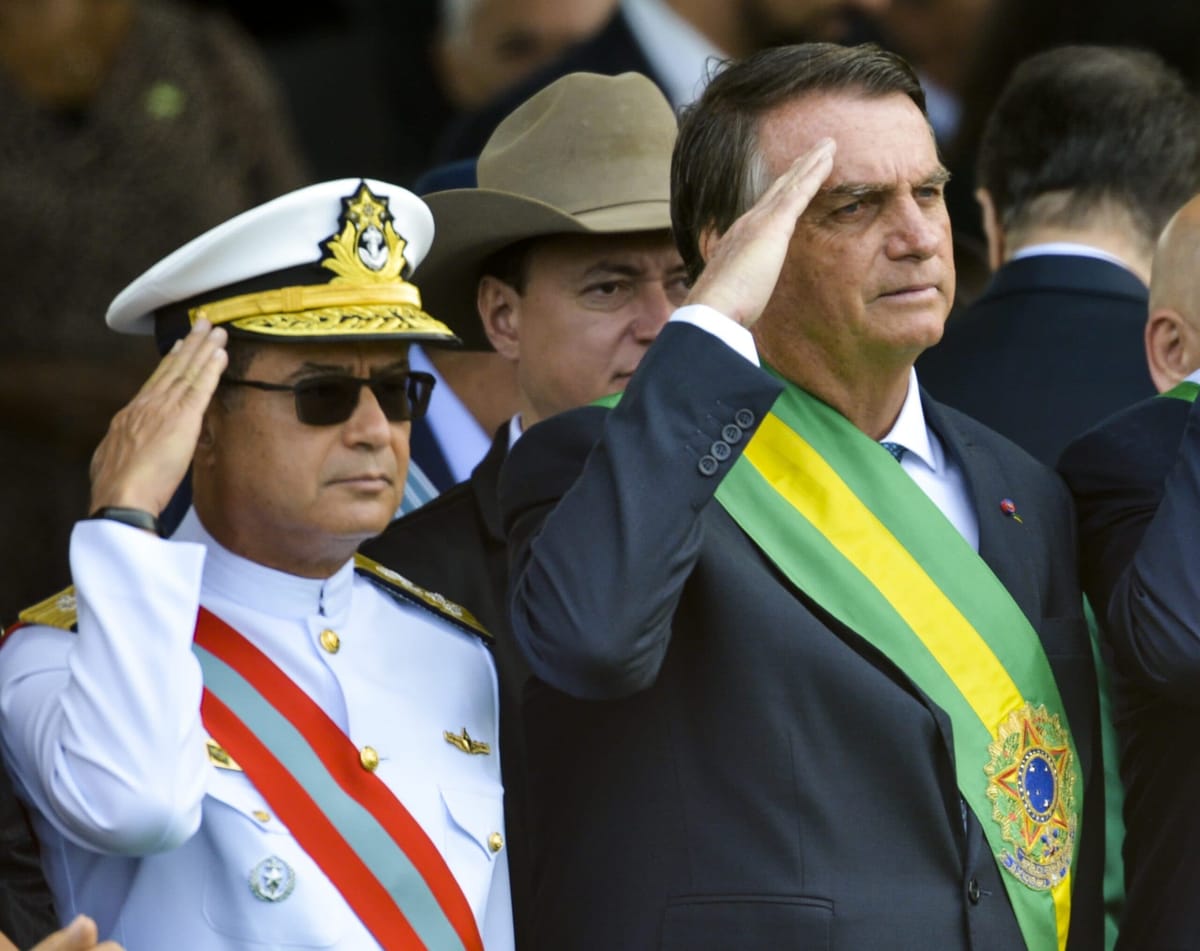 Bolsonaro e militares do golpe serão julgados no STM e devem perder patentes; entenda