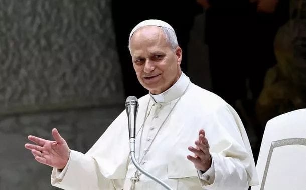 Papa Leão defende diálogo e pede que EUA evitem ação militar na Venezuela