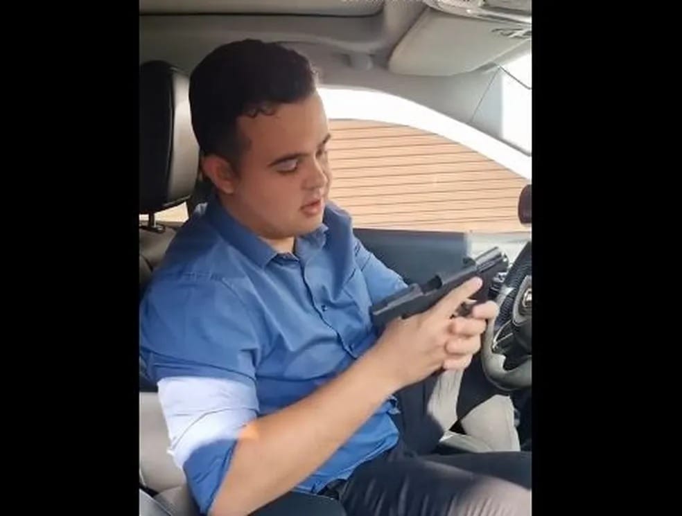 Deputado que ameaçou Lula com arma enviou dossiê contra Padre Júlio ao Vaticano